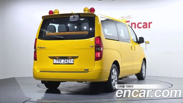 Hyundai Starex 2019 — фото 2
