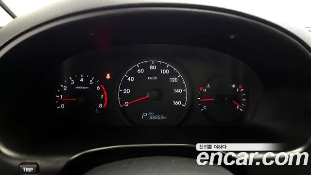 Hyundai Starex 2019 — фото 11