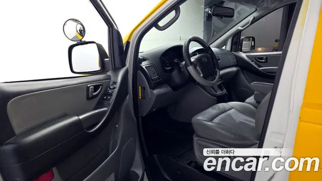 Hyundai Starex 2019 — фото 13