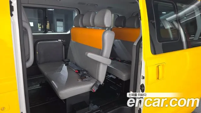 Hyundai Starex 2019 — фото 18