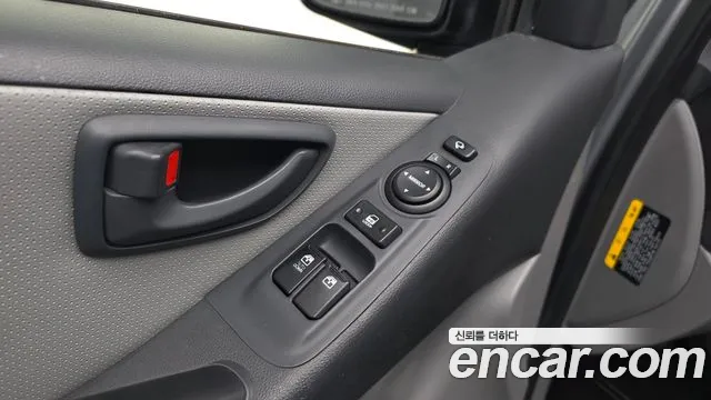 Hyundai Starex 2017 — фото 13