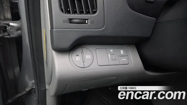 Hyundai Starex 2017 — фото 14