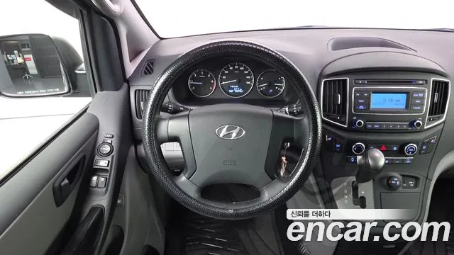 Hyundai Starex 2017 — фото 15