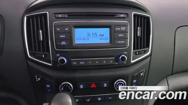 Hyundai Starex 2017 — фото 16