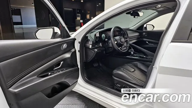 Hyundai AVANTE 2023 — фото 13
