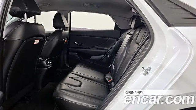 Hyundai AVANTE 2023 — фото 16