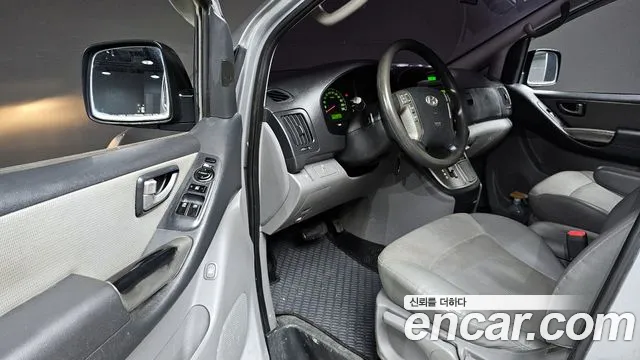 Hyundai Starex 2011 — фото 10