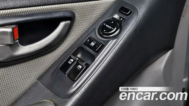 Hyundai Starex 2011 — фото 18