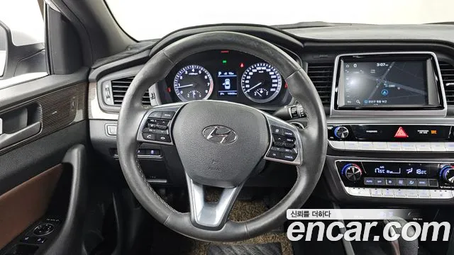 Hyundai Sonata 2018 — фото 19