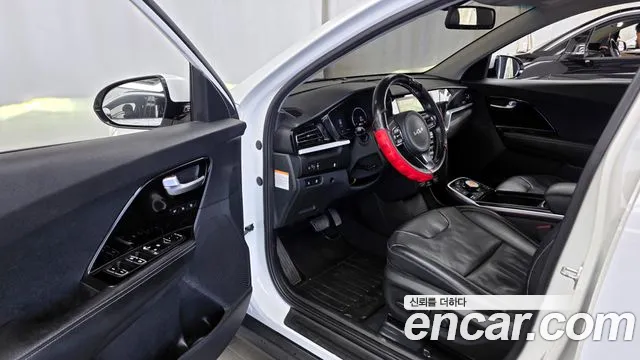 Kia Niro 2022 — фото 10