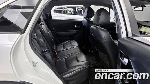 Kia Niro 2022 — фото 12
