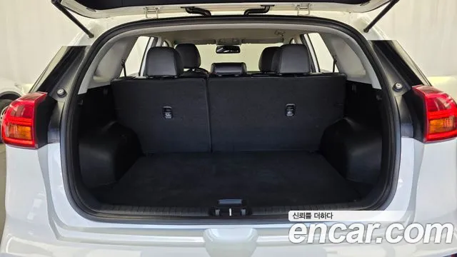 Kia Niro 2022 — фото 20