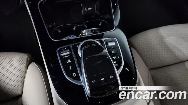 Mercedes-Benz E-Class 2019 — фото 18