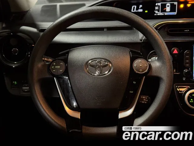 Toyota Prius 2019 — фото 11