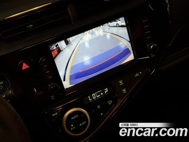 Toyota Prius 2019 — фото 15