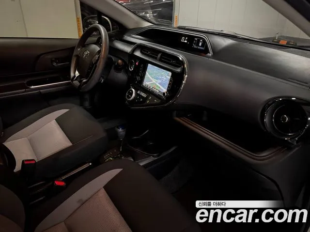 Toyota Prius 2019 — фото 16