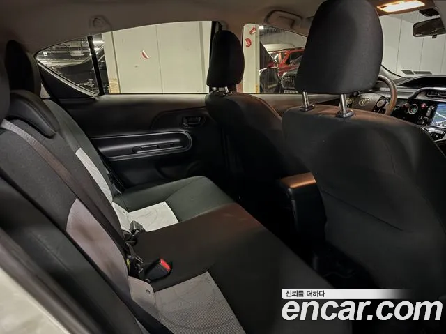 Toyota Prius 2019 — фото 17