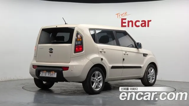 Kia Soul 2011 — фото 2