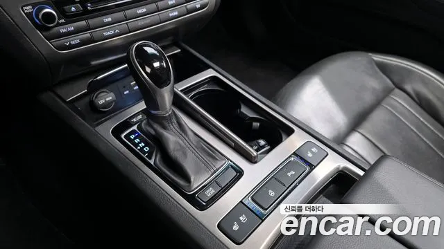 Hyundai Genesis 2014 — фото 12
