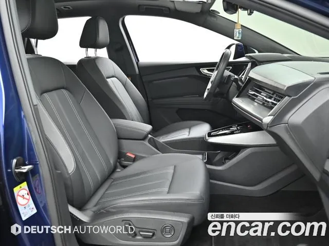 Audi Q4 e-tron 2025 — фото 10