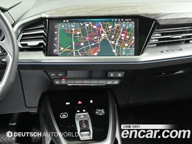 Audi Q4 e-tron 2025 — фото 14