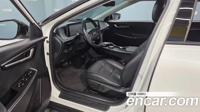 Kia EV6 2022 — фото 10