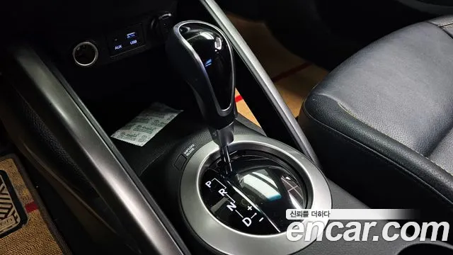 Hyundai Veloster 2017 — фото 12