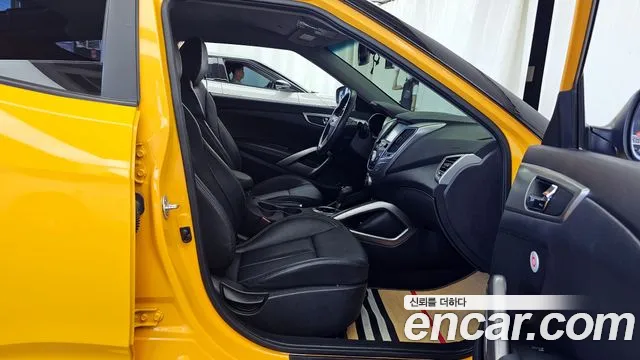 Hyundai Veloster 2017 — фото 17