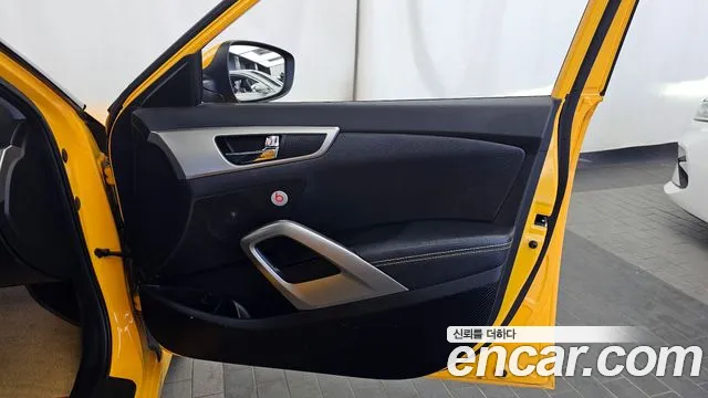 Hyundai Veloster 2017 — фото 14