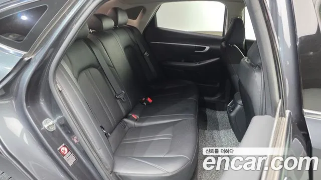 Hyundai Sonata 2022 — фото 11