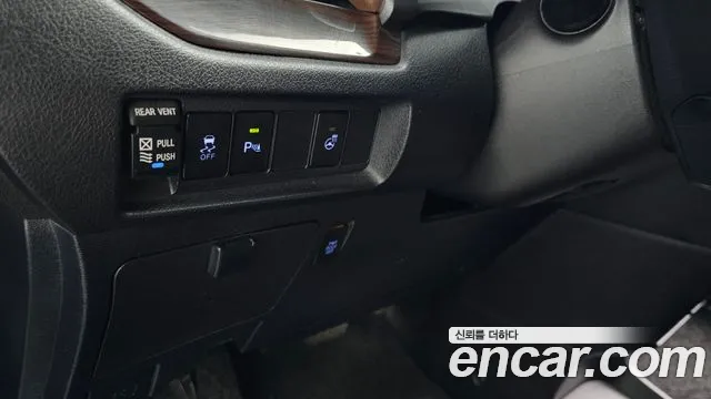 Toyota Sienna 2018 — фото 18