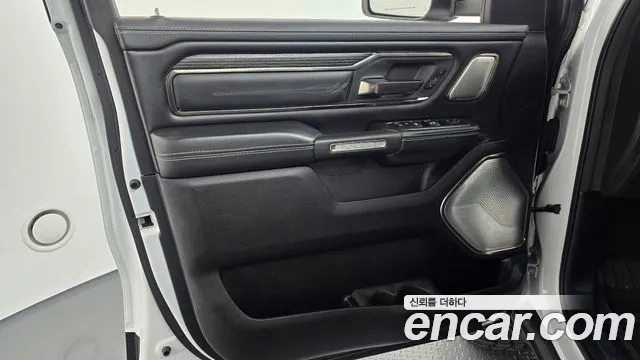 Dodge Ram Pick Up 2019 — фото 13