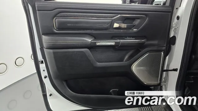 Dodge Ram Pick Up 2019 — фото 14