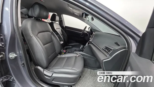 Hyundai AVANTE 2019 — фото 13