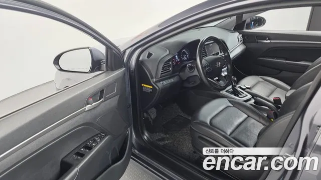 Hyundai AVANTE 2019 — фото 17