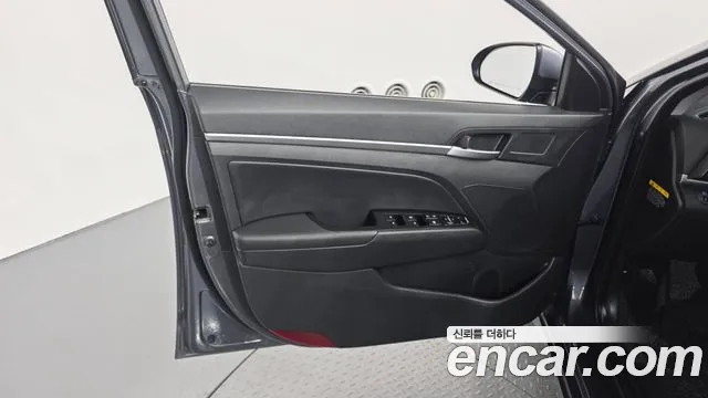 Hyundai AVANTE 2019 — фото 15