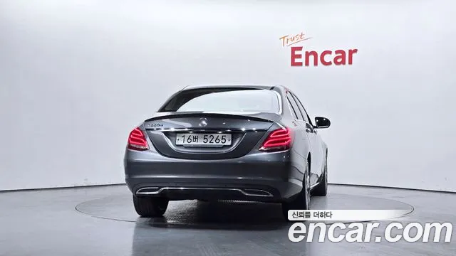 Mercedes-Benz C-Class 2018 — фото 4