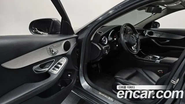 Mercedes-Benz C-Class 2018 — фото 10