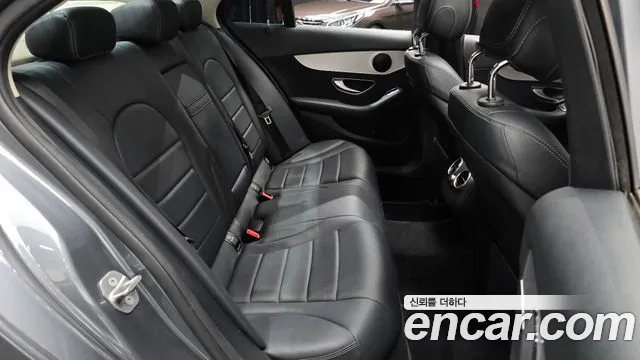 Mercedes-Benz C-Class 2018 — фото 11