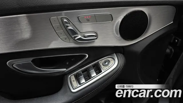 Mercedes-Benz C-Class 2018 — фото 16