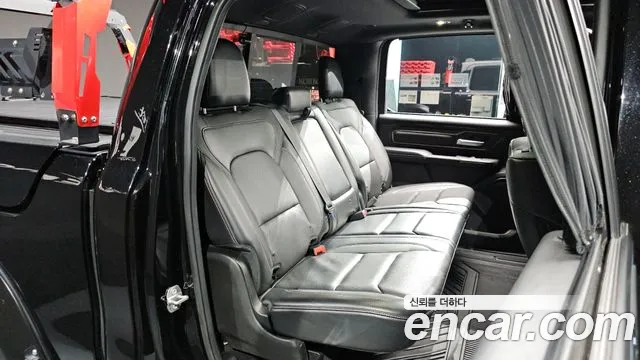 Dodge Ram Pick Up 2019 — фото 17