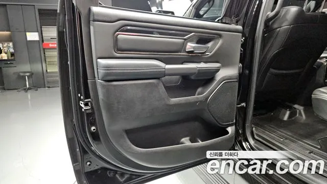 Dodge Ram Pick Up 2019 — фото 15