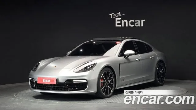 Porsche Panamera 2019 — фото 1