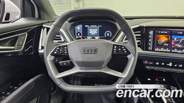 Audi Q4 e-tron 2025 — фото 19