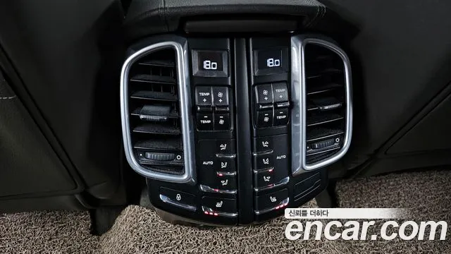 Porsche Cayenne 2016 — фото 19