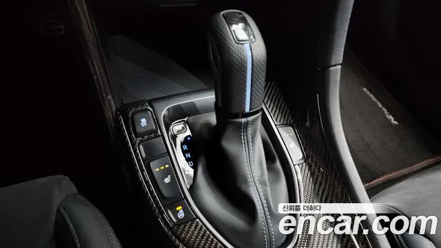 Hyundai Veloster 2022 — фото 11