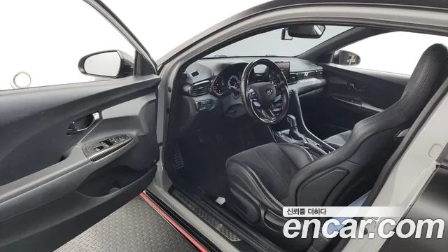 Hyundai Veloster 2022 — фото 12