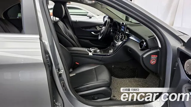 Mercedes-Benz C-Class 2016 — фото 11