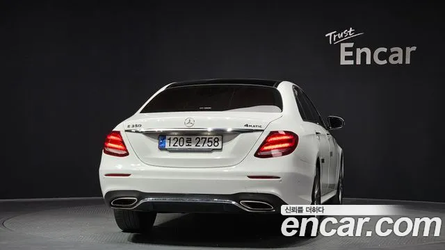 Mercedes-Benz E-Class 2019 — фото 4