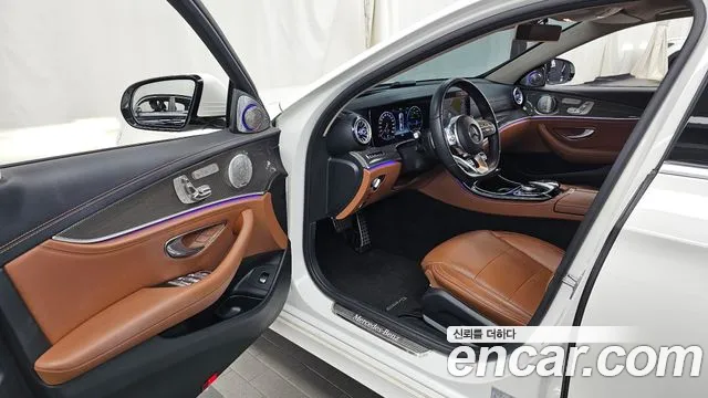 Mercedes-Benz E-Class 2019 — фото 13